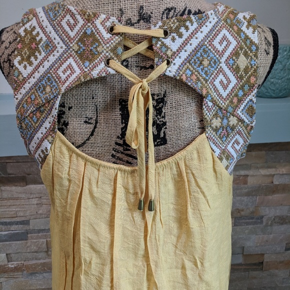 Beauty Is Here Tank - Picture 6 of 6